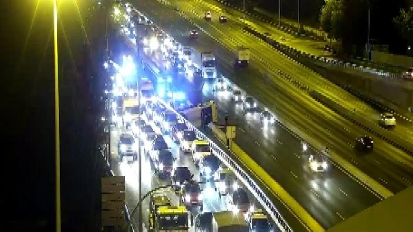 Imagen el accidente entre dos camiones en la M-30 Imagen el accidente entre dos camiones en la M-30