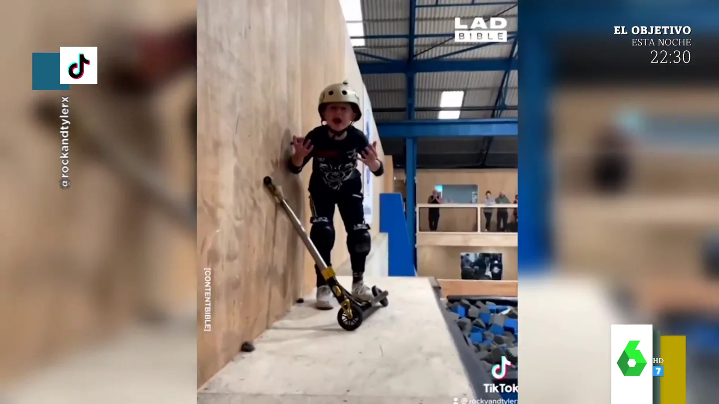 La reacción de un niño al realizar un increíble doble salto mortal hacia atrás en patinete La reacción de un niño al realizar un increíble doble salto mortal hacia atrás en patinete