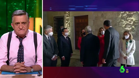 La reacción de Wyoming al ver este cariñoso gesto de Yolanda Díaz a Pedro Sánchez: "¿Pero qué confianzas son esas?" La reacción de Wyoming al ver este cariñoso gesto de Yolanda Díaz a Pedro Sánchez: "¿Pero qué confianzas son esas?"