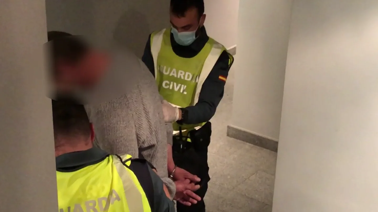 El detenido por matar al niño de Lardero ya intentó llevarse a otros menores y cumplió una condena por asesinato El detenido por matar al niño de Lardero ya intentó llevarse a otros menores y cumplió una condena por asesinato