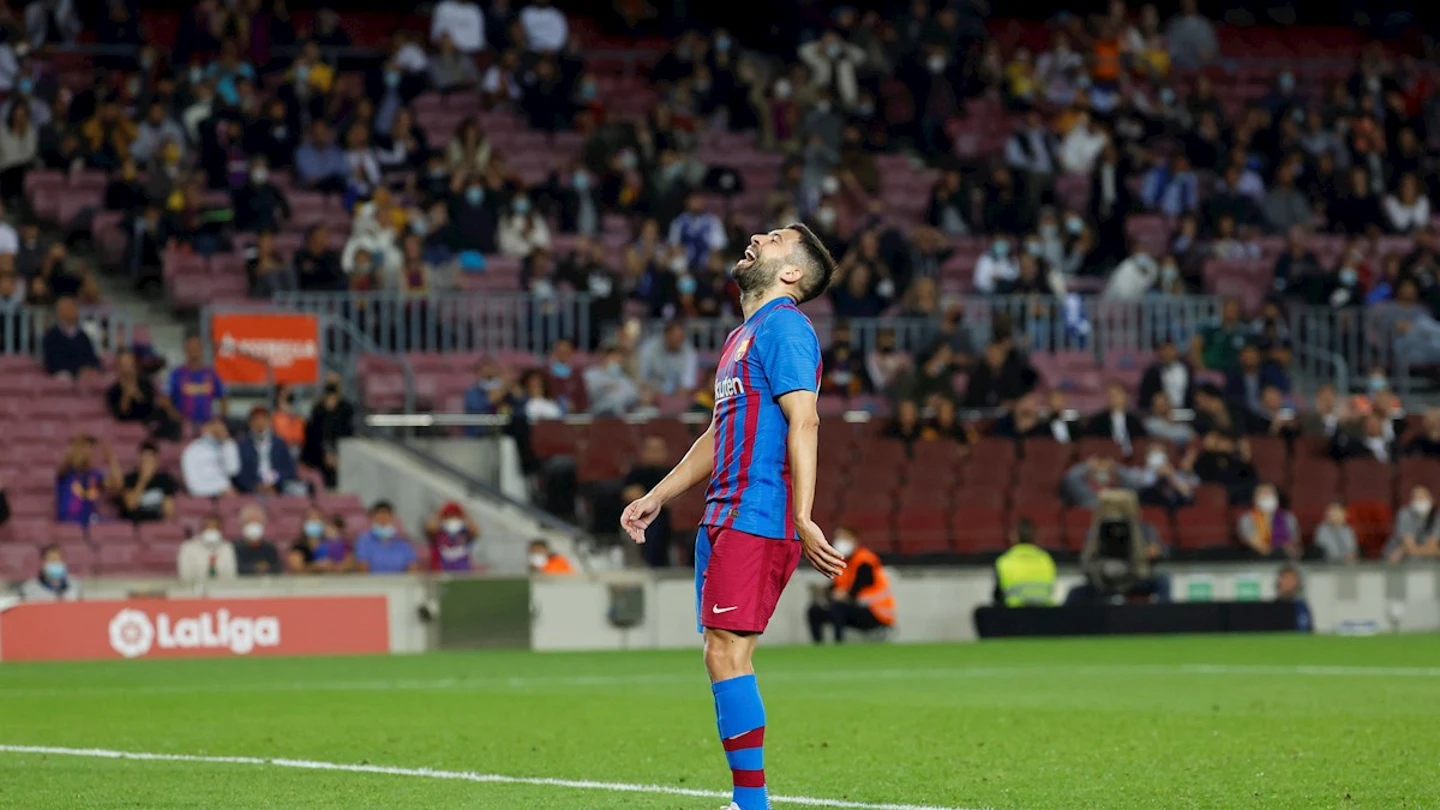 Jordi Alba se lamenta Jordi Alba se lamenta