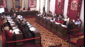 Bochorno en el Pleno de Cartagena: un concejal llama "golfa" y "garrula" a la alcaldesa y esta le dice que "se tome la pastilla"