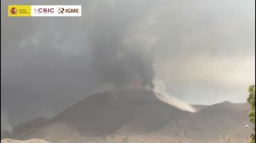 Las ondas de choque del volcán de La Palma provocan derrumbes en el cráter principal y los expertos advierten sobre la lluvia de ceniza 