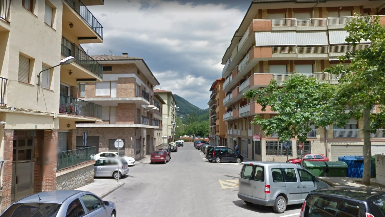 Avenida Ripollès, en Ripoll, donde ha tenido lugar el asesinato en una vivienda