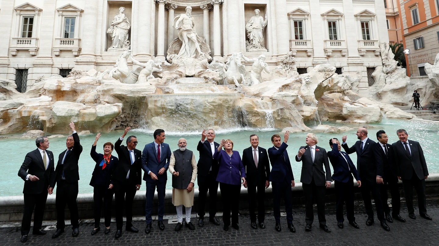 Los líderes del G20 posan frente a la Fontana di Trevi (Roma) Los líderes del G20 posan frente a la Fontana di Trevi (Roma)