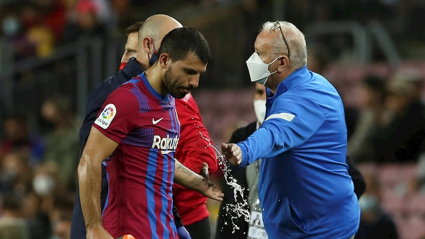 Agüero se retira de un partido Agüero se retira de un partido