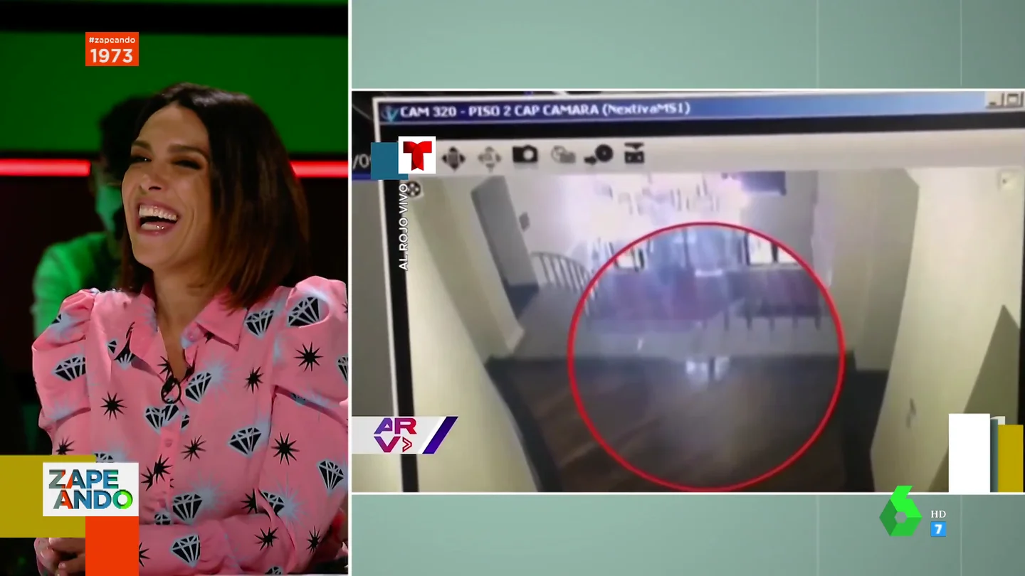 Así fue la visita de Lorena Castell al Congreso de los Diputados: "Me invitaron a un café" Así fue la visita de Lorena Castell al Congreso de los Diputados: "Me invitaron a un café"