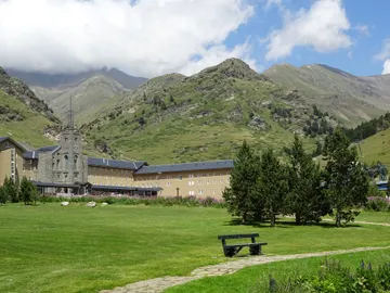 Vall de Núria: qué hacer además de esquiar Vall de Núria: qué hacer además de esquiar