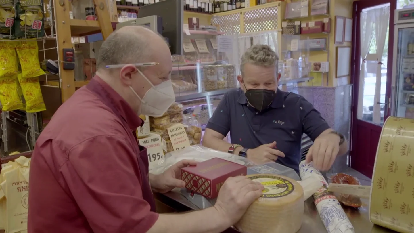 Esta es la tienda de ultramarinos que descubre Alberto Chicote donde sí venden productos caseros de verdad Esta es la tienda de ultramarinos que descubre Alberto Chicote donde sí venden productos caseros de verdad