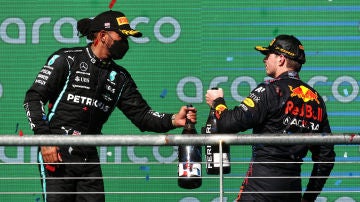 Lewis Hamilton y Max Verstappen