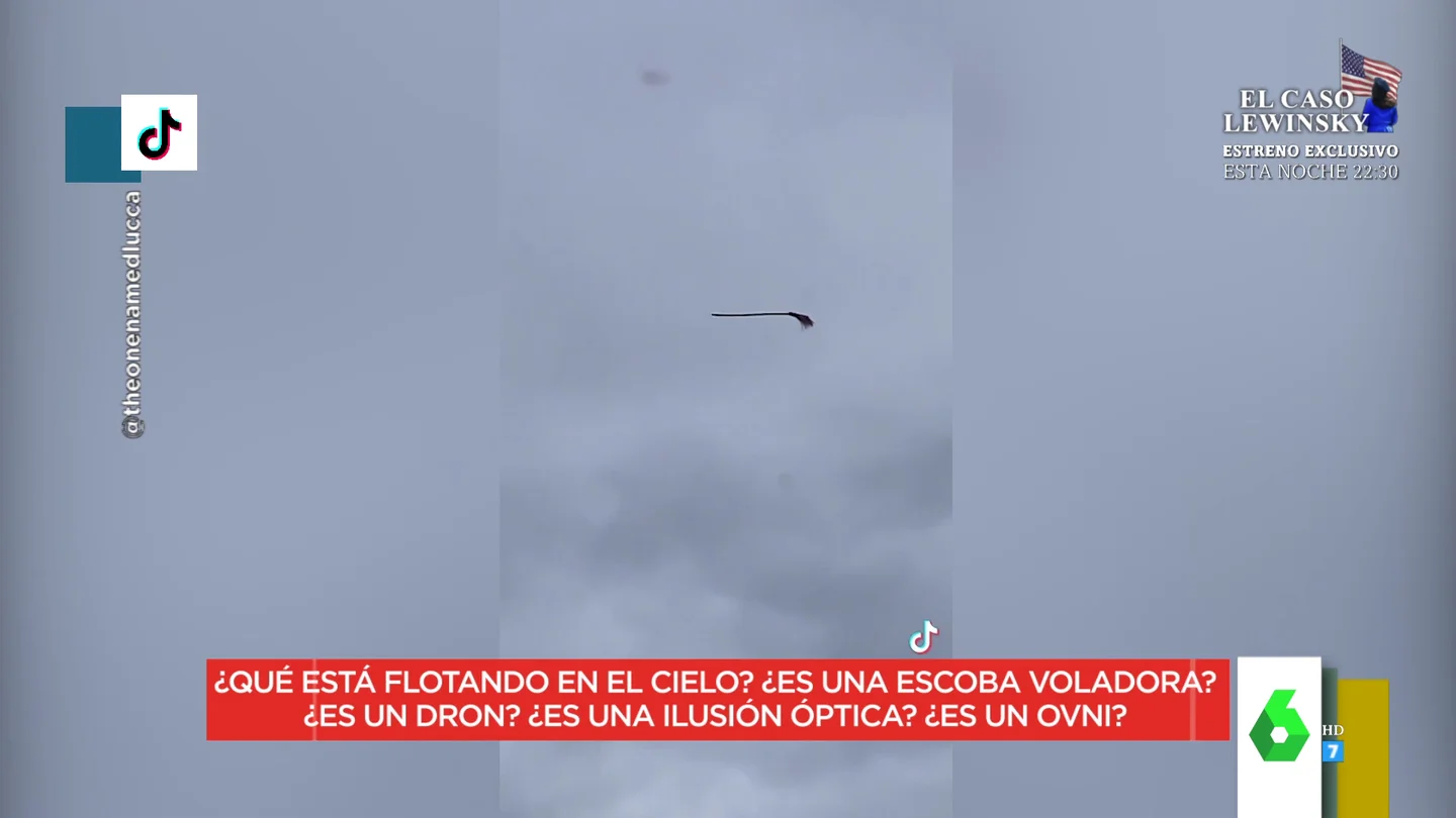 El inquietante vídeo de una escoba volando en el cielo de Estados Unidos El inquietante vídeo de una escoba volando en el cielo de Estados Unidos