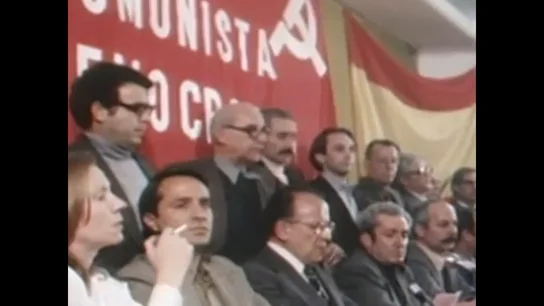 El gesto de Santiago Carrillo tras las amenazas del Ejército al Partido Comunista El gesto de Santiago Carrillo tras las amenazas del Ejército al Partido Comunista