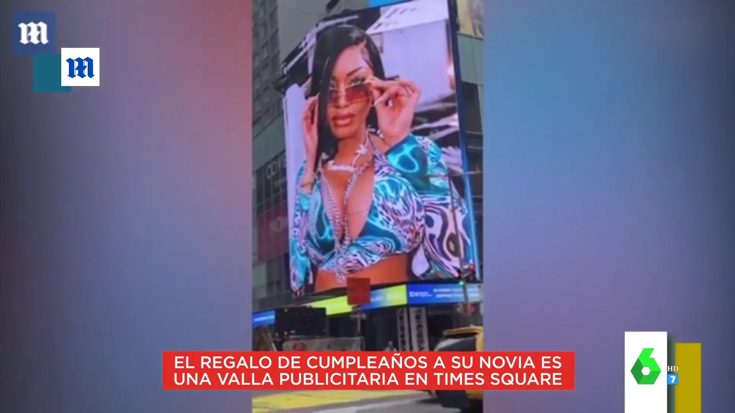 Imagen de una mujer en una valla publicitaria Imagen de una mujer en una valla publicitaria