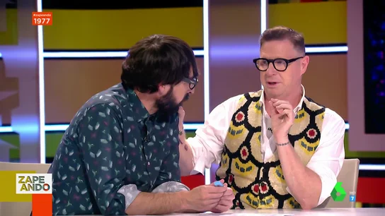 El consejo de belleza de Jorge Cadaval a Quique Peinado: "¿No tienes el flequillito un poco palante'?" El consejo de belleza de Jorge Cadaval a Quique Peinado: "¿No tienes el flequillito un poco palante'?"