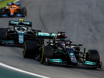 Espectacular remontada de Lewis Hamilton Espectacular remontada de Lewis Hamilton