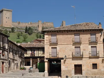 Castillo de Peñaranda de Duero, uno de los más espectaculares de Burgos Castillo de Peñaranda de Duero, uno de los más espectaculares de Burgos