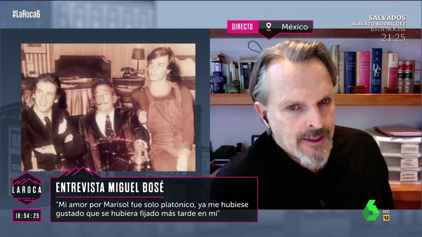 Miguel Bosé confiesa que 'competía' con su padre para conquistar mujeres: "Alguna me llevé yo" Miguel Bosé confiesa que 'competía' con su padre para conquistar mujeres: "Alguna me llevé yo"