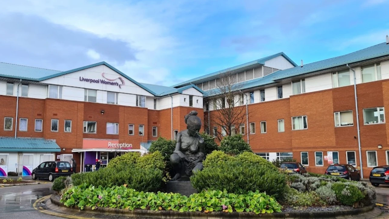 Imagen de la fachada del Hospital de Mujeres, en Liverpool