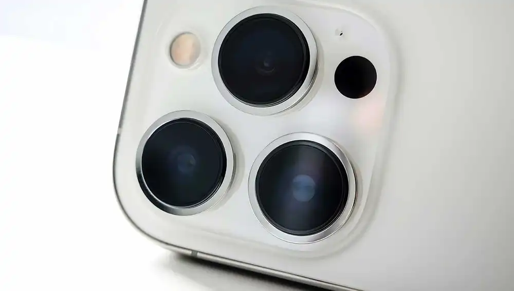 La cámara del iPhone 13 Pro Max ya tiene botón para el modo macro