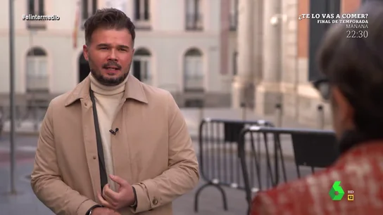 Gabriel Rufián sorprende al confesar que cobró en "negro y en sobres" en el pasado: así reacciona Thais Villas Gabriel Rufián sorprende al confesar que cobró en "negro y en sobres" en el pasado: así reacciona Thais Villas