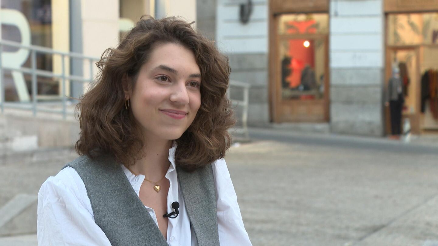 Aitana Monzón, premio Espasa de poesía 2021 Aitana Monzón, premio Espasa de poesía 2021
