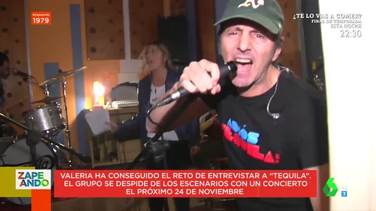 Tequila canta en directo 'Rock And Roll En La Plaza Del Pueblo' con Valeria Ros dándolo todo Tequila canta en directo 'Rock And Roll En La Plaza Del Pueblo' con Valeria Ros dándolo todo