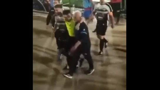 Un árbitro agredido en Sevilla Un árbitro agredido en Sevilla