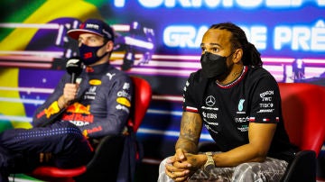 Max Verstappen y Lewis Hamilton