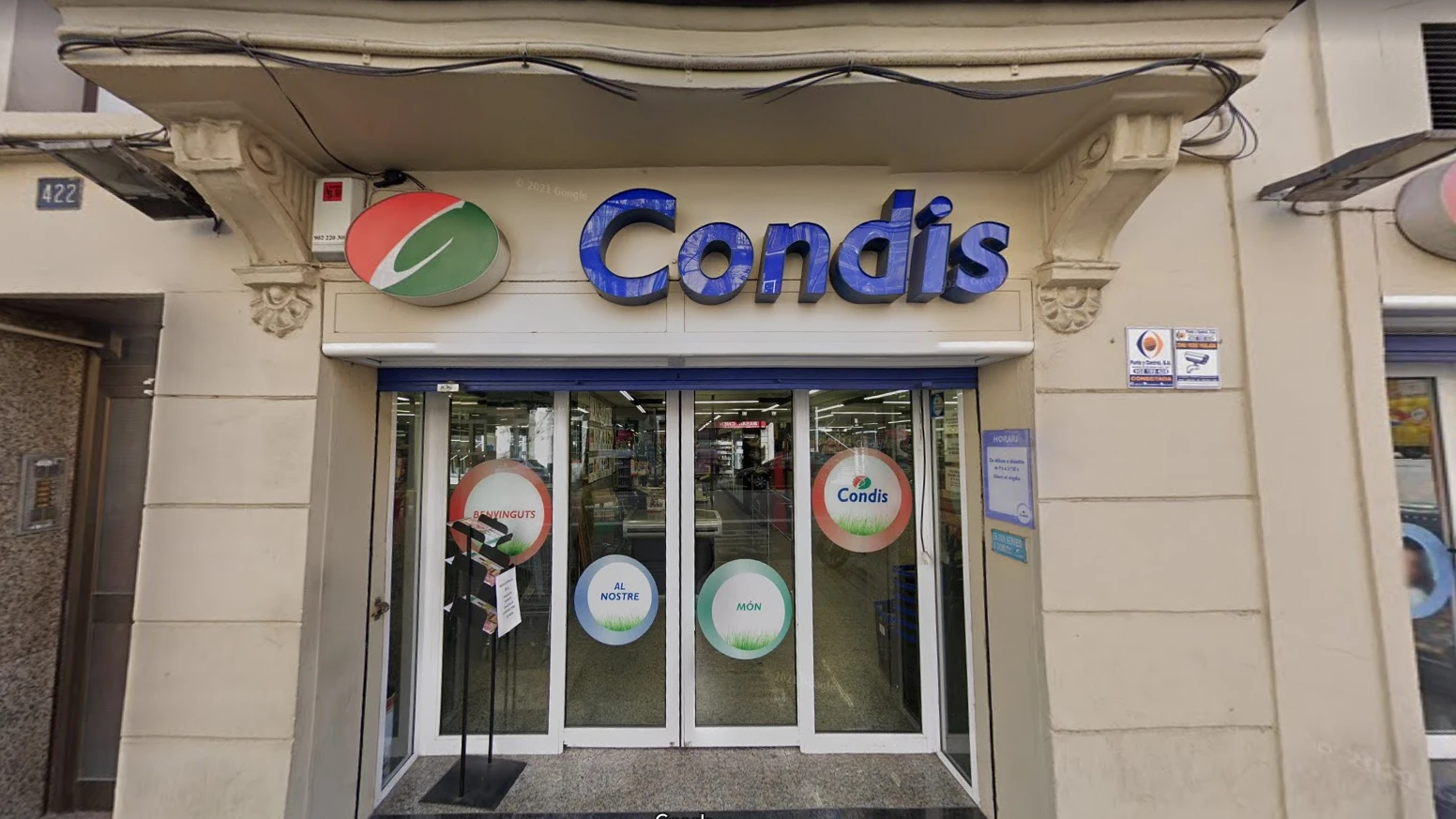 Fachada de uno de los supermercados de Condis en Barcelona