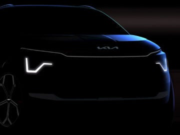 Kia Niro 2022: las primeras imágenes de la segunda generación desvelan cómo será el nuevo SUV 