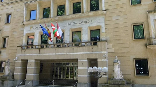 Fachada del Tribunal Superior de Justicia Vasca Fachada del Tribunal Superior de Justicia Vasca