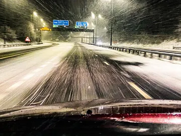 Carretera con nieve Carretera con nieve