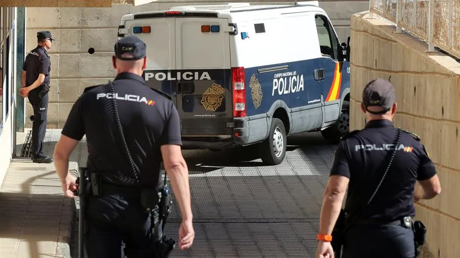 Agentes de la Policía Nacional.