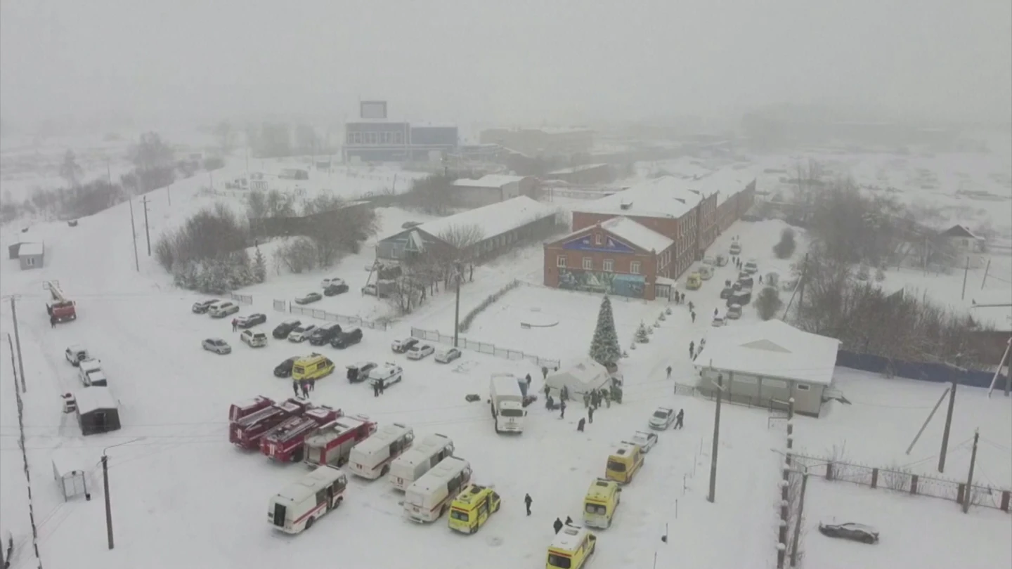 Tragedia en Rusia: 52 muertos y medio centenar de heridos en un incendio en una mina de carbón en Siberia Tragedia en Rusia: 52 muertos y medio centenar de heridos en un incendio en una mina de carbón en Siberia