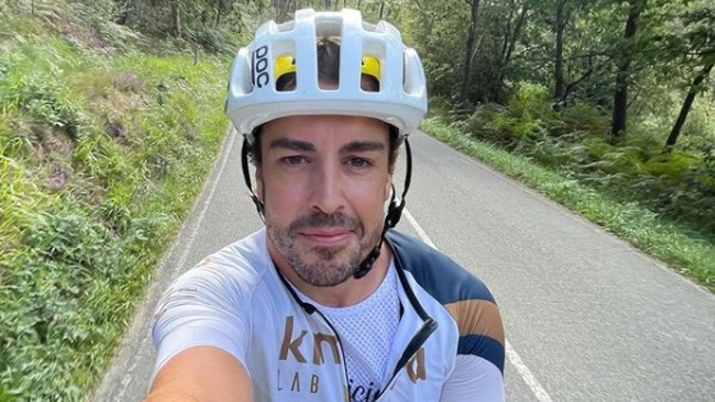 Fernando Alonso, en bicicleta Fernando Alonso, en bicicleta
