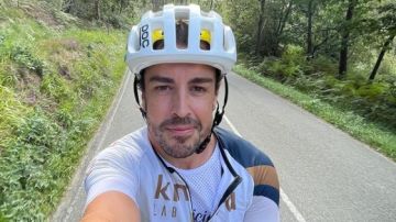 Fernando Alonso, en bicicleta