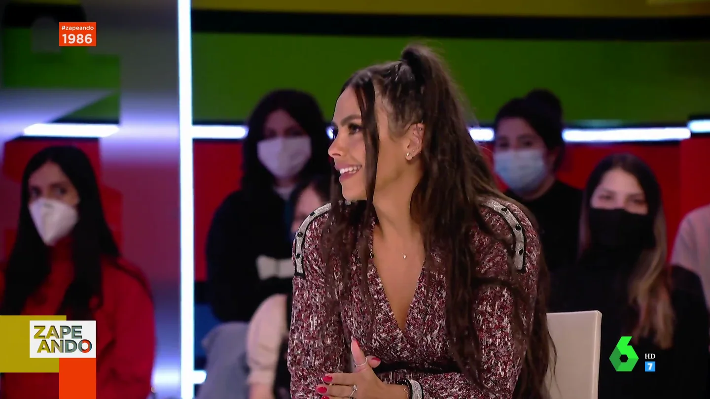 Cristina Pedroche sorprende a Lorena Castella al desvelar esto sobre su vestido de las Campanadas Cristina Pedroche sorprende a Lorena Castella al desvelar esto sobre su vestido de las Campanadas