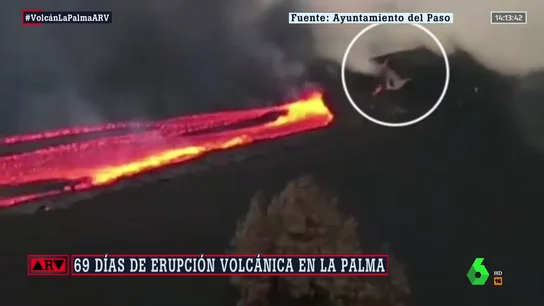 El volcán de La Palma y sus caprichos: el nuevo centro de emisión nace justo bajo una casa El volcán de La Palma y sus caprichos: el nuevo centro de emisión nace justo bajo una casa