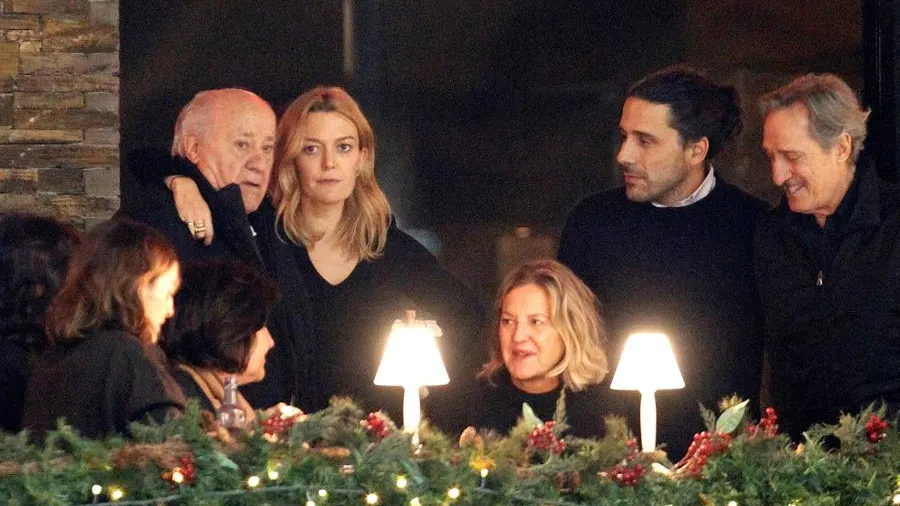 El empresario Amancio Ortega junto a su hija Marta Ortega, su esposa Flora Pérez y su yerno Carlos Torretta 