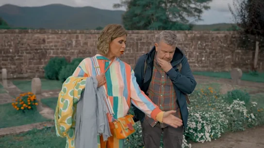 "Estoy preparando mi propia tumba": la confesión de Ágatha Ruiz de la Prada a Chicote en el cementerio de Burguete "Estoy preparando mi propia tumba": la confesión de Ágatha Ruiz de la Prada a Chicote en el cementerio de Burguete