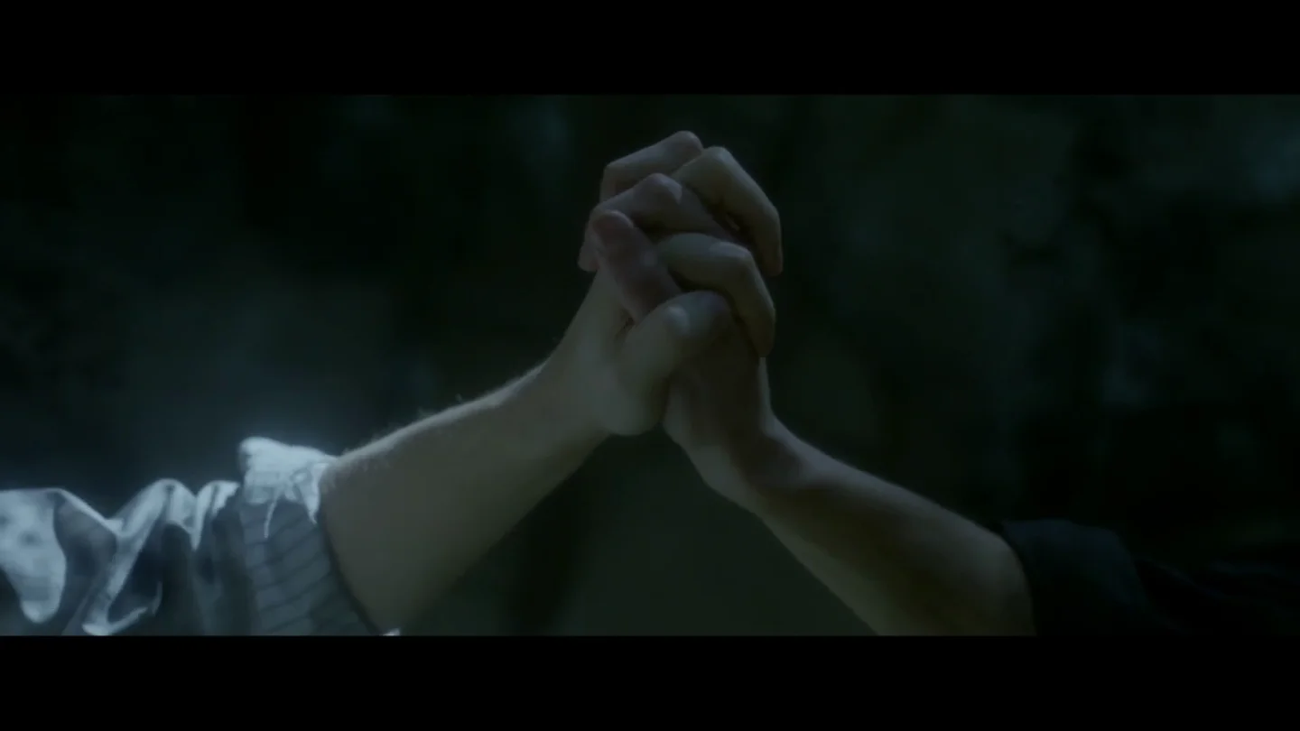 Dumbledore tenía una relación "sexual y apasionada" con Grindelwald: la escena que demuestra lo que J.K. Rowling confirmó después Dumbledore tenía una relación "sexual y apasionada" con Grindelwald: la escena que demuestra lo que J.K. Rowling confirmó después