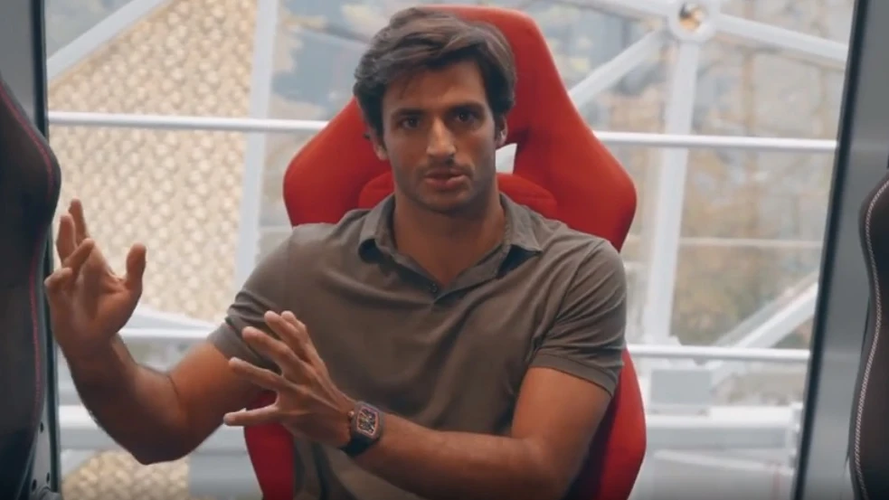 Carlos Sainz cambia el Golf que le regalaron sus padres con 18 años por un Ferrari exclusivo Carlos Sainz cambia el Golf que le regalaron sus padres con 18 años por un Ferrari exclusivo