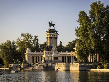 ¿Qué se puede hacer en el parque del Retiro? ¿Qué se puede hacer en el parque del Retiro?