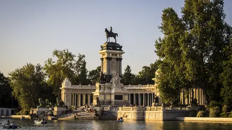 ¿Qué se puede hacer en el parque del Retiro? ¿Qué se puede hacer en el parque del Retiro?
