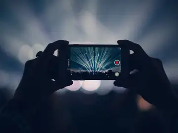 Estos móviles son baratos y tienen una buena cámara de fotos Estos móviles son baratos y tienen una buena cámara de fotos