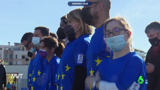 Personas con discapacidad y eurodiputados disputan un partido de fútbol para fomentar la inclusión y el deporte Personas con discapacidad y eurodiputados disputan un partido de fútbol para fomentar la inclusión y el deporte