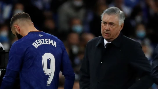 Karim Benzema se retira lesionado Karim Benzema se retira lesionado