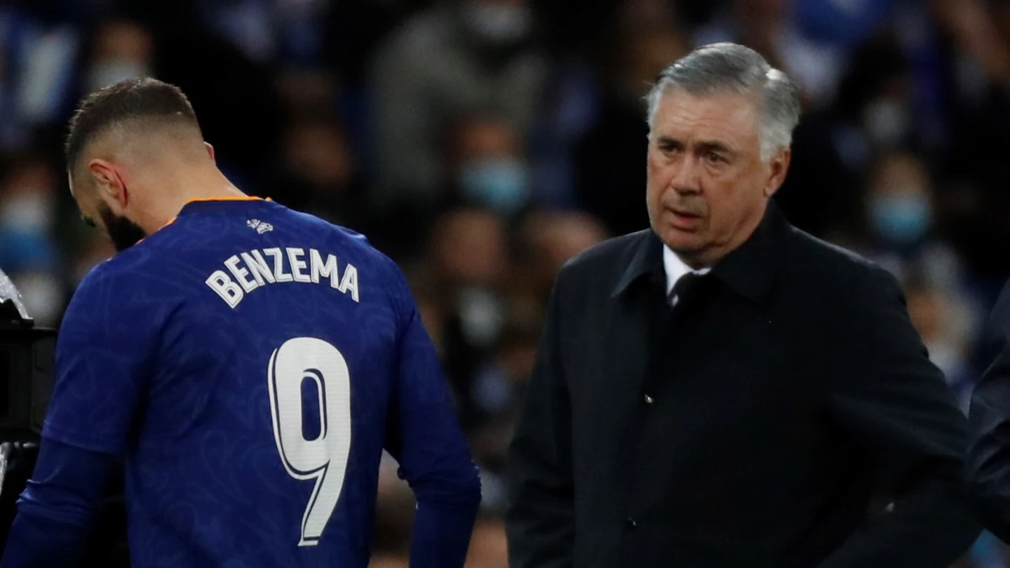 Karim Benzema se retira lesionado Karim Benzema se retira lesionado