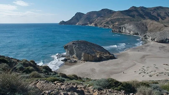 Playa de Mónsul en Cabo de Gata-Nijar Playa de Mónsul en Cabo de Gata-Nijar