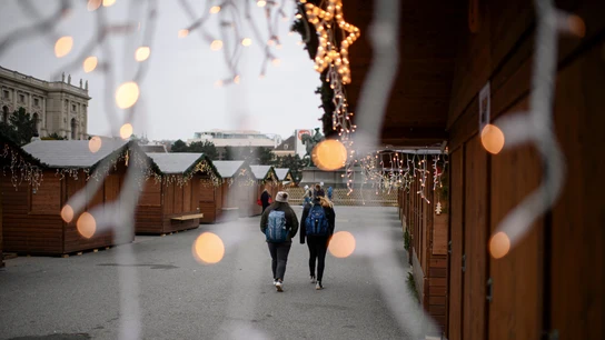 Un mercado navideño en Viena, en una fotografía de archivo Un mercado navideño en Viena, en una fotografía de archivo